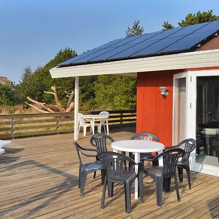Harthwik - 1km From The Sea By Interhome Nyaraló
