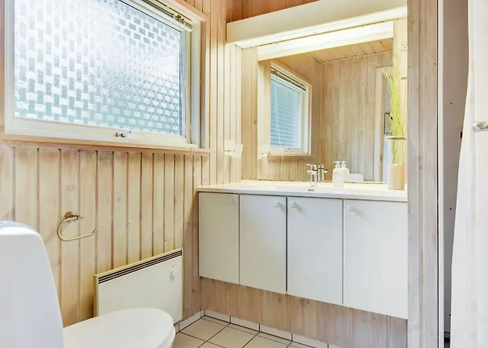 Harthwik - 1km From The Sea By Interhome *